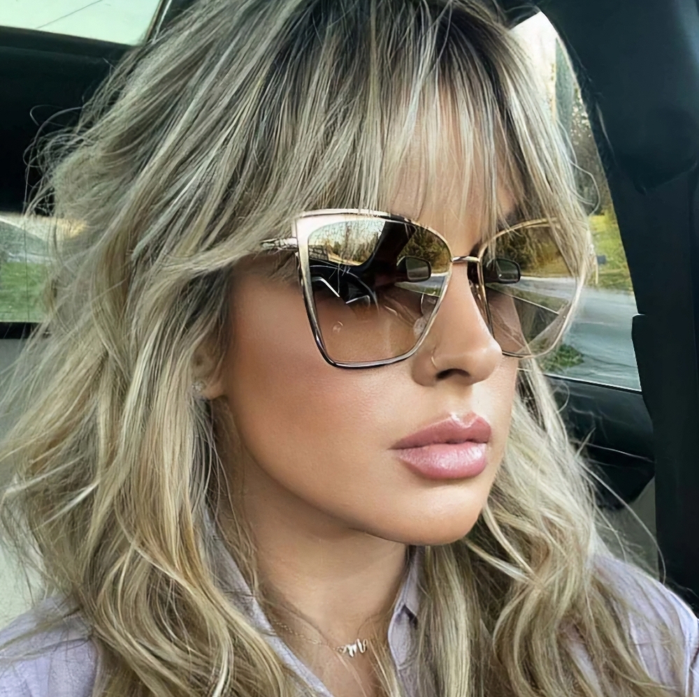 Diff Eyewear Women's Frame Mirrored Sunglasses - Picture 7 of 15